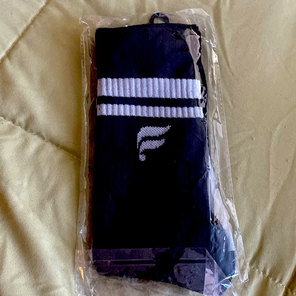 The Crew Sock by Fabletics 🖤🩶L/XL - Picture 2 of 6